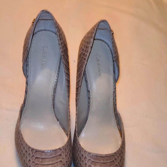 Calvin Klein pumps - Picture 2 of 3